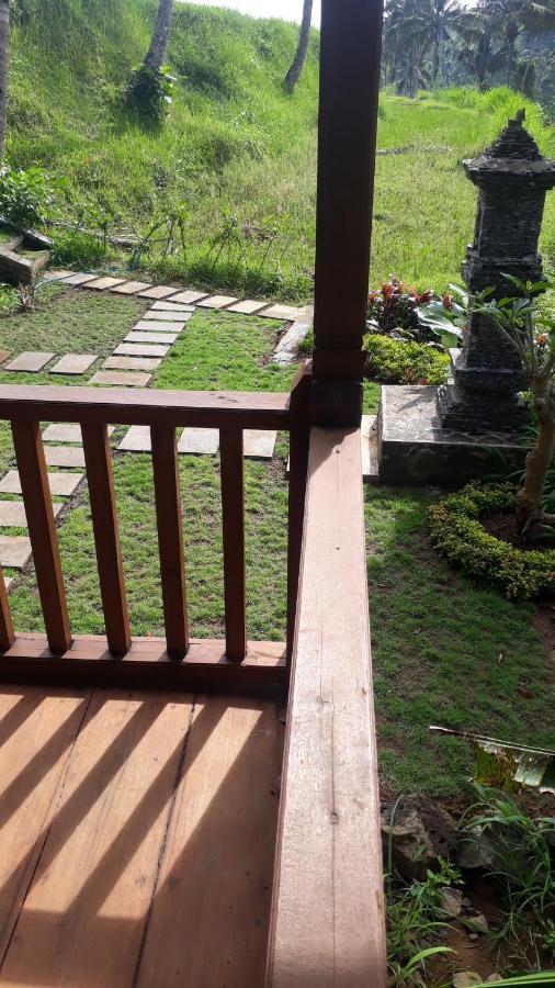 Uma D'Nyuh Homestay Singaraja  Ngoại thất bức ảnh