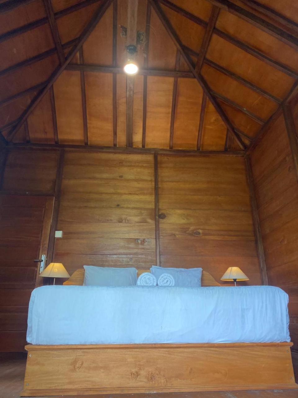 Uma D'Nyuh Homestay Singaraja  Ngoại thất bức ảnh
