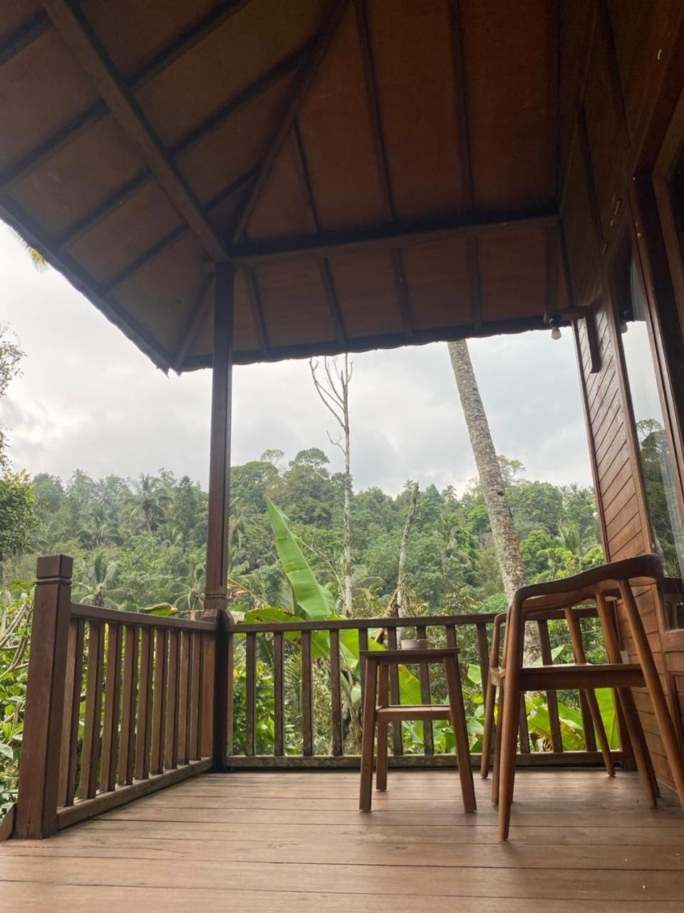 Uma D'Nyuh Homestay Singaraja  Ngoại thất bức ảnh