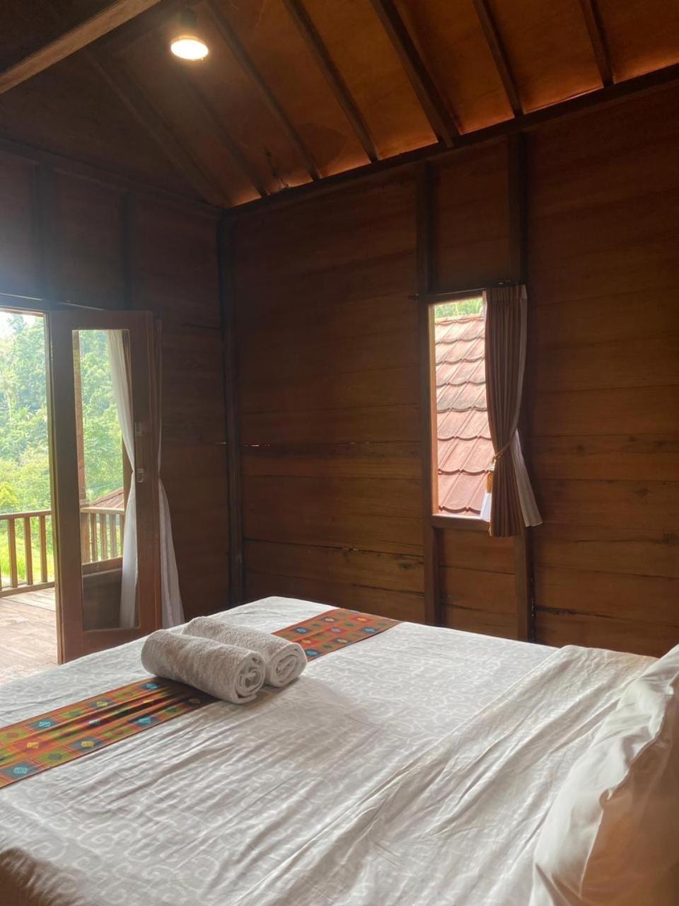Uma D'Nyuh Homestay Singaraja  Ngoại thất bức ảnh